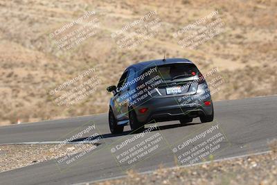 media/Oct-01-2022-Team Topak Racing (Sat) [[f860fb51be]]/2-Inter Low 2/session 1 turn 3/